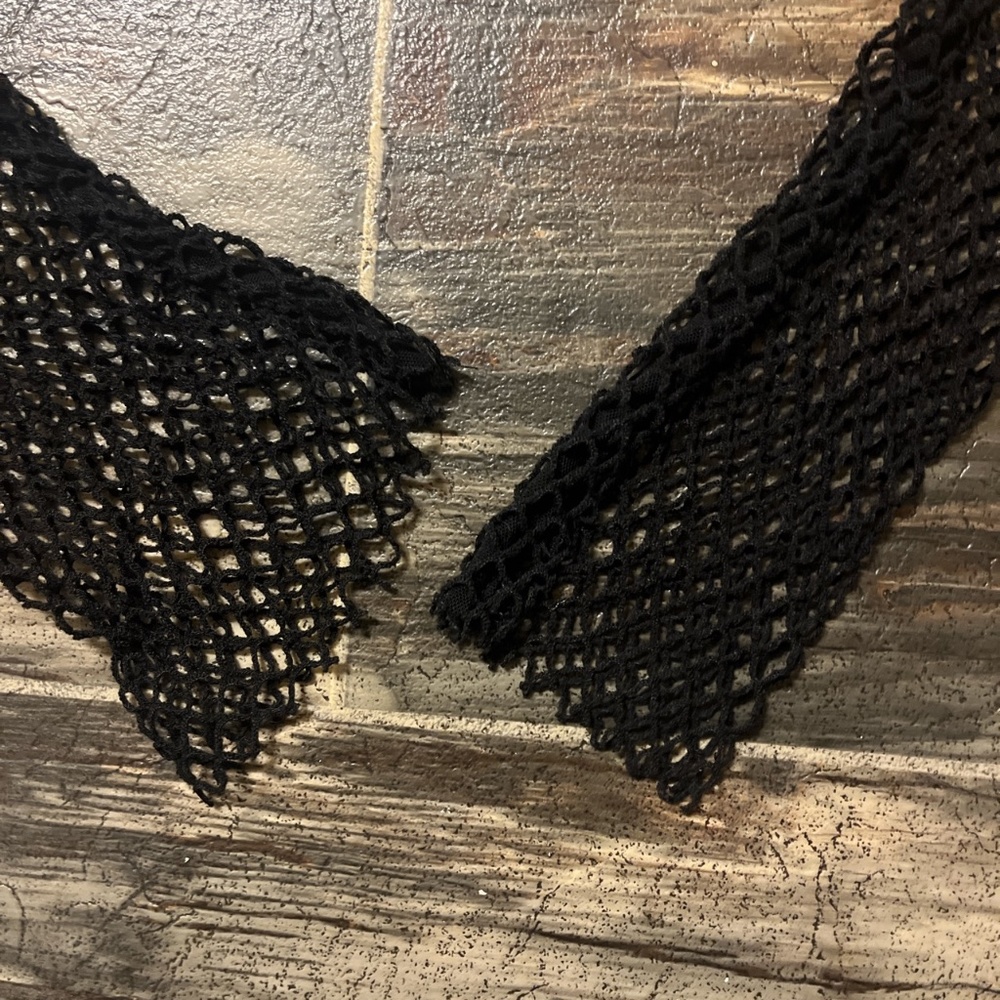 Basic fishnet top - Picture 3 of 3